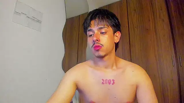 Maximo_Miller live cam on StripChat