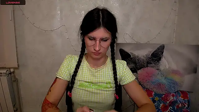 MaryEm976 live cam on StripChat