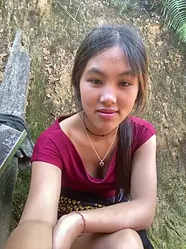 hoa_mai live cam on StripChat