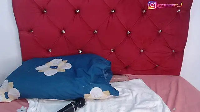 Evasummer1 live sex cam