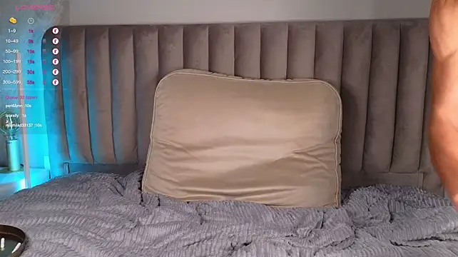 denlover1 live cam on StripChat