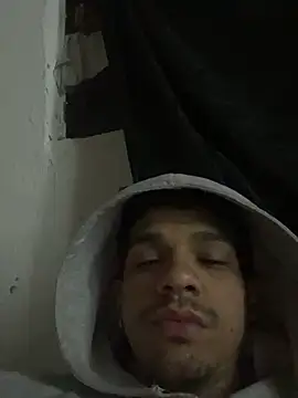 Valentino-elTuyo live cam on StripChat