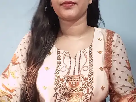 Adhiti_1 live cam on StripChat