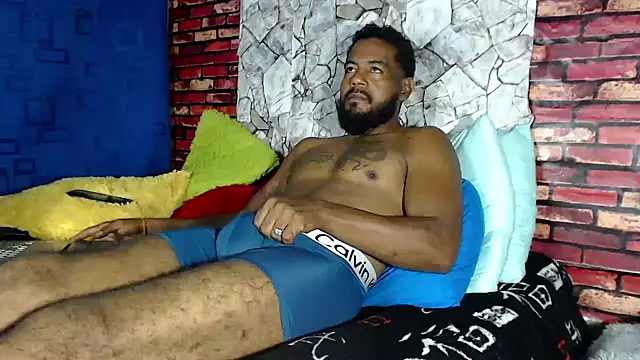 BladeFoxxx1 live cam on StripChat