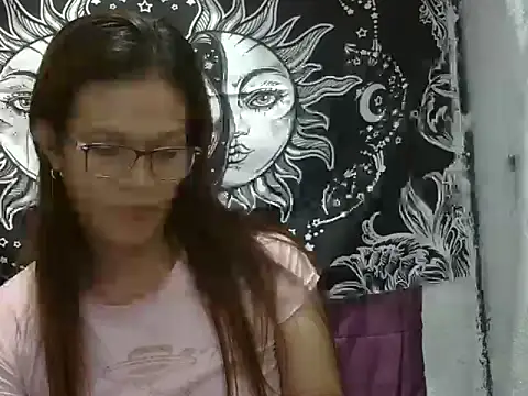 juicycum069 live cam on StripChat