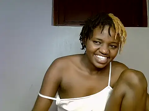 Sweet_smiles2 live cam on StripChat
