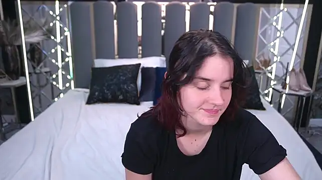 CassandraGold live cam on StripChat