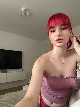 kimkatyrides live cam on StripChat