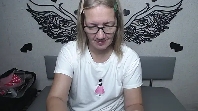 MelisaWorld live cam on StripChat