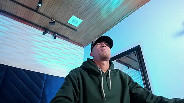 DrakeNeumann live cam on StripChat