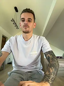 Huge_cock22cm live sex cam