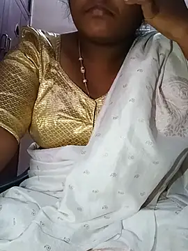 tamil_swathii live cam on StripChat