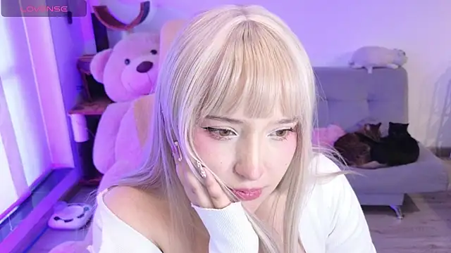 KuroChan420 live cam on StripChat