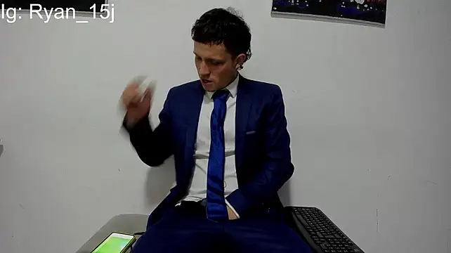 RyanHorseman live cam on StripChat
