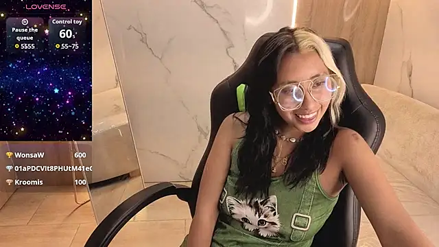 raven_stone_cn live cam on StripChat