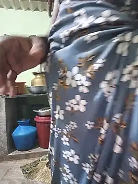 Tamilselviroja- live sex cam