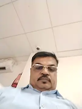 Desi_Gujju_Boy live cam on StripChat