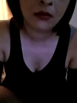 Queen_Kushi4 live cam on StripChat