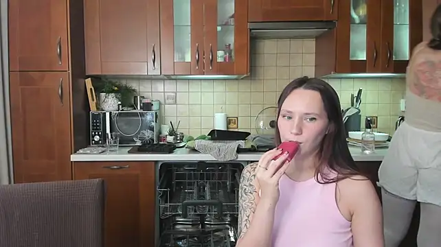 HotCaramellsTV live cam on StripChat