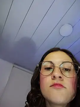 lindasyt live cam on StripChat