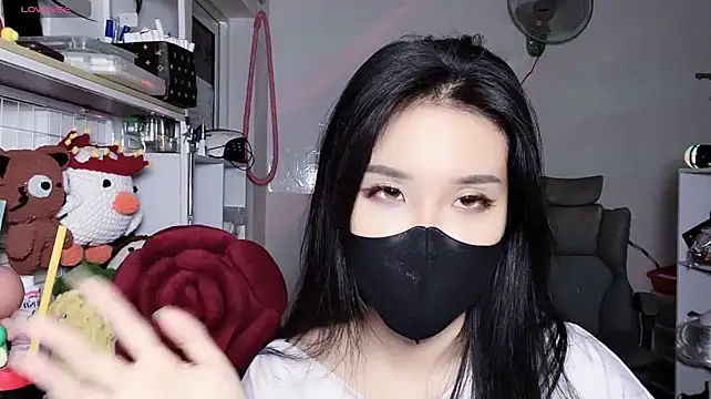 Tieu-May live cam on StripChat