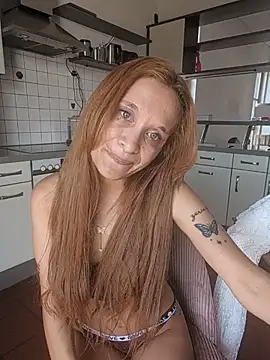 CuteAngelinaa live cam on StripChat
