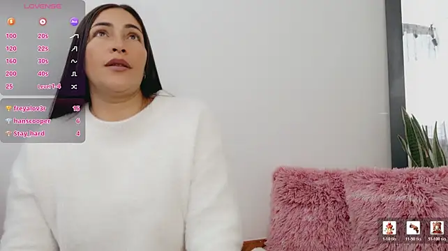 luna_lgomez_ live cam on StripChat