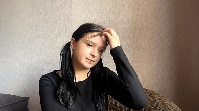 QueenGalasso live cam on StripChat