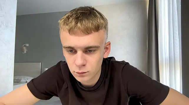 SoloFury live cam on StripChat