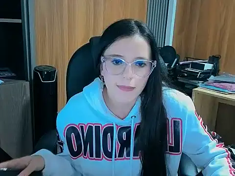ela-04 live cam on StripChat