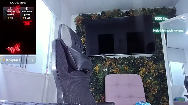 emily_palmeer live cam on StripChat