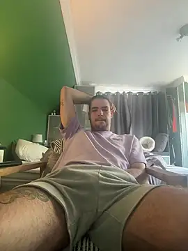Crumblord67 live cam on StripChat