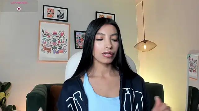 Tiffany_Low live cam on StripChat