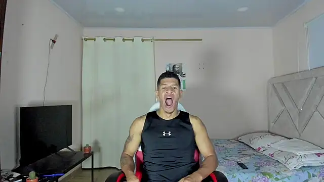 Toptony22 live cam on StripChat