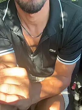 Yanlizkurt09 live sex cam