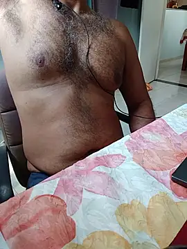 morenodiscret35 live cam on StripChat