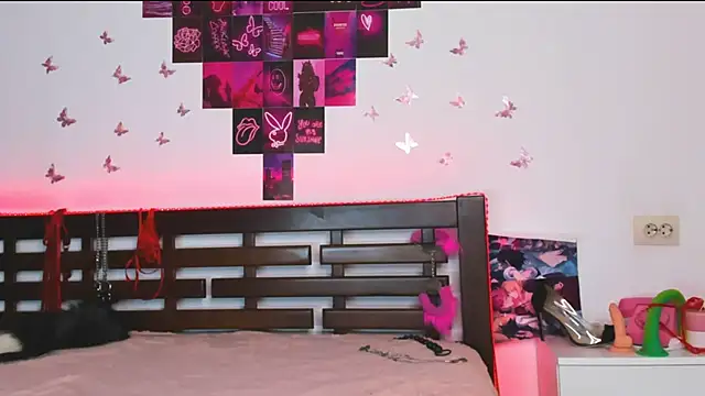 AlexxisSkky live cam on StripChat