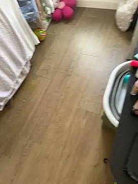 canariond live cam on StripChat
