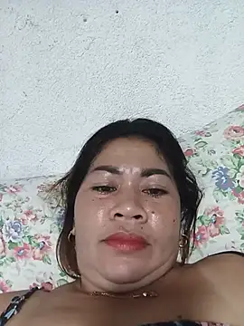 SweetChubbyMommy_02 live cam on StripChat
