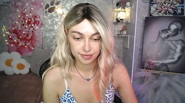 NickyAdamidi live cam on StripChat
