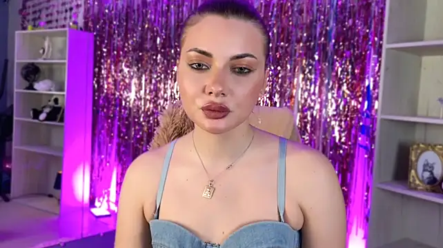 HyileyClark live cam on StripChat
