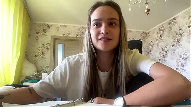 HarrietBunner live cam on StripChat