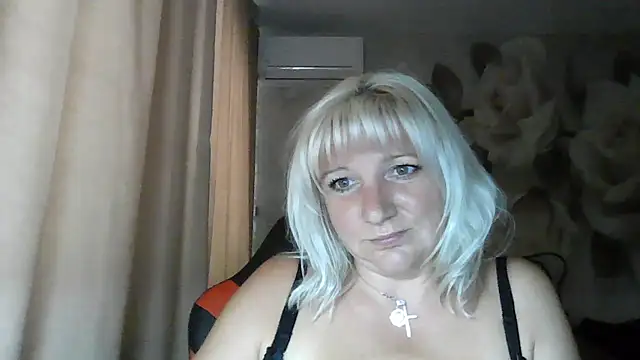 MeilomaWesa live cam on StripChat