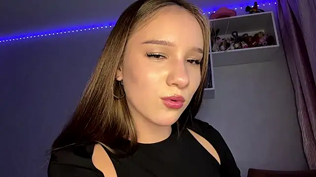 DonetteAlaya live cam on StripChat