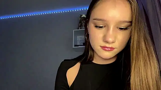 DonetteAlaya live cam on StripChat