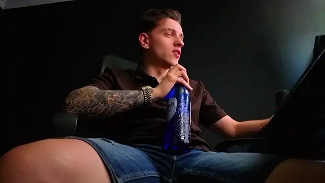 FelixStarkk live cam on StripChat
