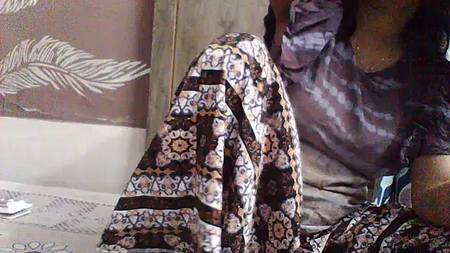 shalini_fire live cam on StripChat