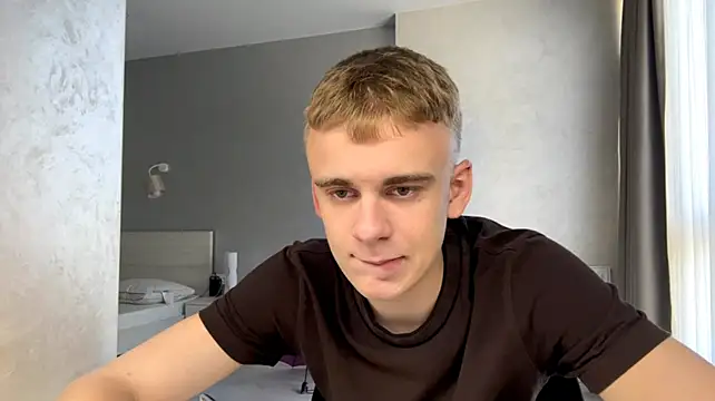 SoloFury live cam on StripChat