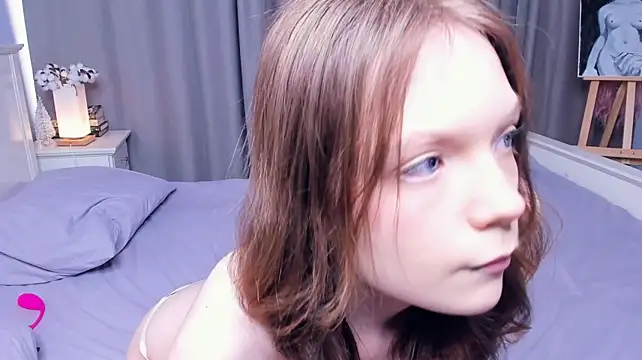 LavenderMitten live sex cam