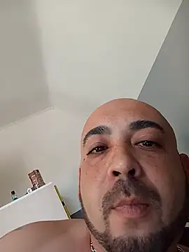 Baszlak34 live sex cam